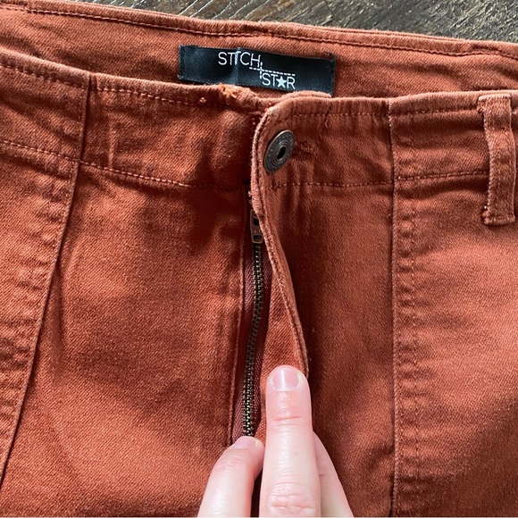 Stitch Star Ankle Pants - Picture 8 of 10